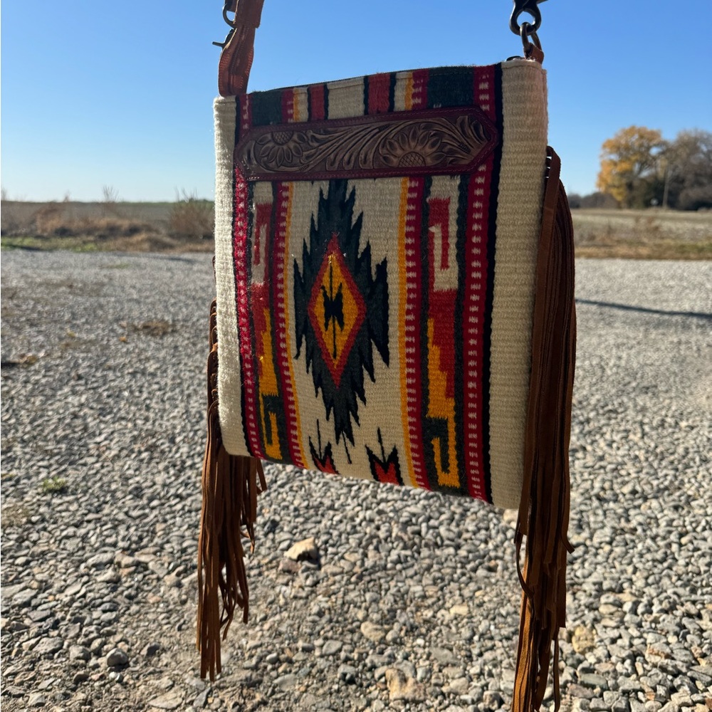 Western Linen red/yellow aztec half tooled top